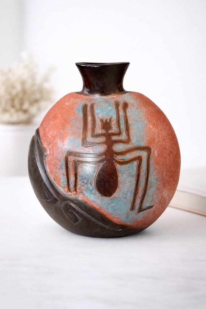 Vintage Chulucanas Peru Pottery Vase 8” Tribal Spider Hand Carved Art Decor