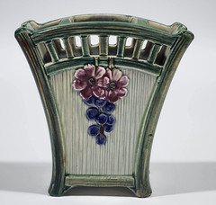 Vtg Weller Pottery Klyro Green Pink Purple Flowers Grapes Unmarked Fan Vase