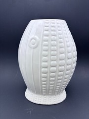 Target Threshold Fish Vase; White, 2017, 9″ Tall, Excellent, Nautical, Beach