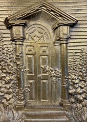 ANTIQUE BRADLEY & HUBBARD OLD COLONIAL DOORWAY DOOR HOME ART CAST IRON BOOKENDS