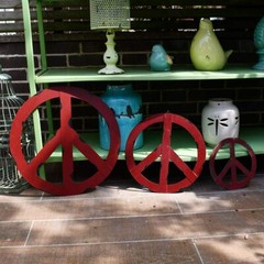 Metal Treasured Red Peace Sign Decorative Metal Hanging Peace Sign Wall DecorArt