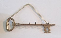 Vintage Solid Brass Skeleton Key Wall Hanging 5 Key Holder Hook Rack