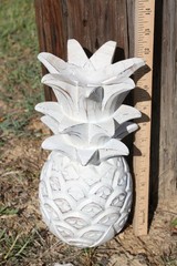 1-PINEAPPLE, Free standing, wood,white weathered lucky,friendship,display GS-LP1