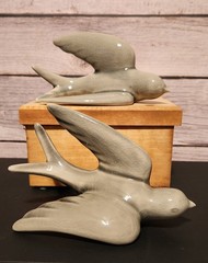 Sparrow Wall Plaques Crazed Ceramic,Set Of Two. Gray Color, Great Condition.