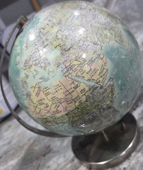 Medium Rotating Tabletop Globe Multicolor Metallic Base Classic 6″ Diameter