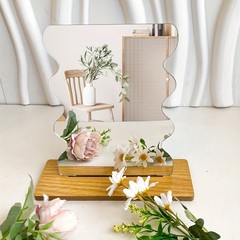 Modern Irregular Acrylic Makeup Mirror Free Standing Cosmetic Mirror with Base