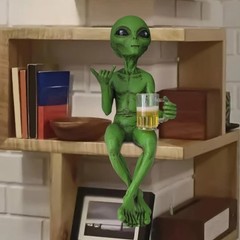 Alien Statue Drinking Beer Alien Sculpture Resin Craft Novelty Funny Decoration