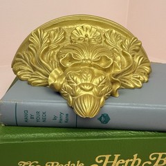 IMPORT COLLECTION Vtg Leaf Shell Ribbon Design GOLD WALL SHELF 7 in Wide TAIWAN