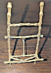 Vtg Gold MCM & Hollywood Regency Brass Faux Bamboo Tabletop Easel 8″