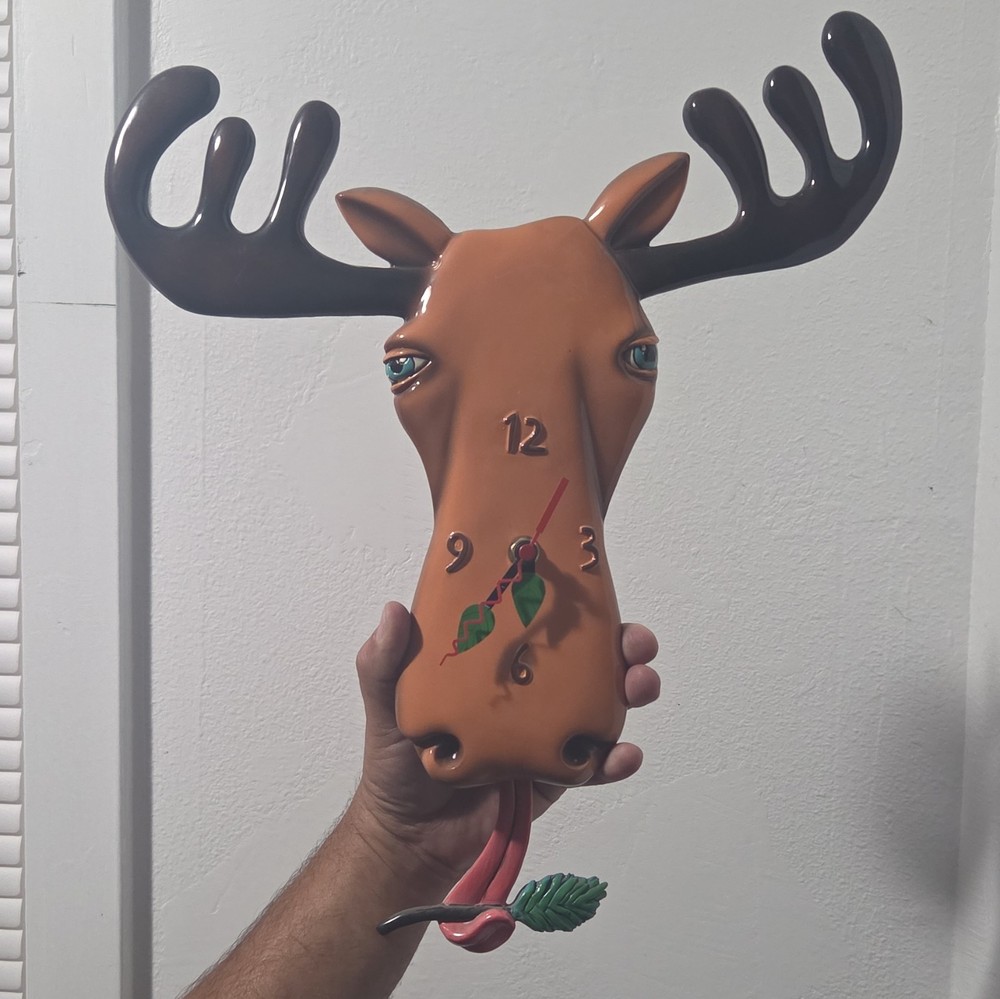Moose Theme Novelty Hanging Wall Clock Analog Brown/Black Arabic Numerals