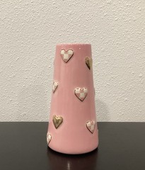 Mackenzie Childs Rosy Check Short Heart Vase 7″ x 2.25″ x 3.5″ Ceramic 10 Ounce