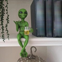 Alien Statue Drinking Beer Resin Sculpture Funny Desktop Decor Gift