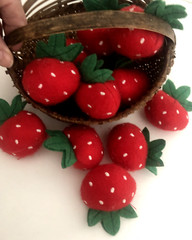 Vtg Lot 7 FAUX Felt Red STRAWBERRY FRUIT DECOR Play Food Prop ANTSY PANTS HK