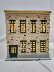 ERTL COLLECTIBLES 2002 Limited Edition Porcelain Texaco No. 1 Service Station