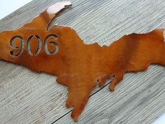 Upper Peninsula Michigan 906 Outline Plasma Cut Metal Wall Art 16″ Wide Copper