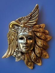 Venetian Style Carnival Wall Mask Ceramic With Peacock Design Motif 10″ x 8″