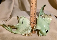 FREEMAN-MC.FARLIN EL MONTE CA CERAMIC 2- GREEN W/GOLD SPECKLES WALL FISH DECOR
