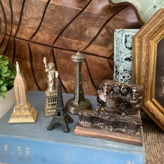 VINTAGE LOT METAL Souvenirs Capital Space Needle Liberty Empire Rushmore Eiffel