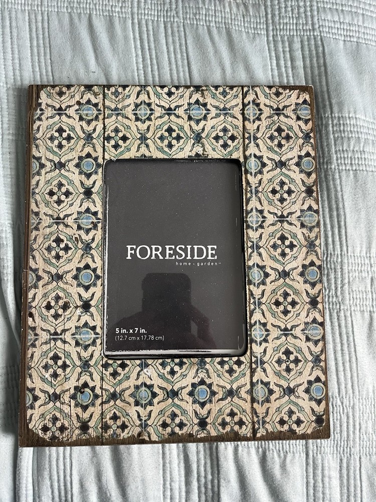 Foreside Frame