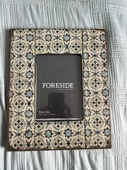 Foreside Frame