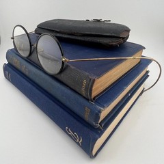 Victorian Wire Spectacles Antique Round Gold Tone Frame Leather Case