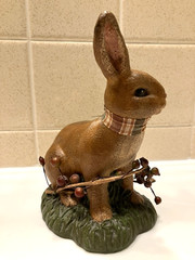 Brown Bunny Rabbit Resin Figurine Spring Easter Farmhouse 4 3/4″L x 6 1/4″H USA
