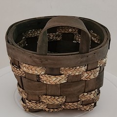 Vtg Splint Woven Hanging Peg Wall Pocket Boho Farmhouse Cottage Core Basket 7″