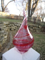 UNUSUAL RED SWIRL BLOWN GLASS WHATISIT NOVELTY PIECE – CONVERSATION STARTER