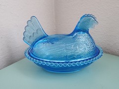 5″ Plastic Nesting Hen on Nest Covered Candy Dish -Choose Your Color- Acrylic