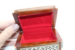 Vintage Trinket Box Inlaid Wood Jewelry Box Decorative Box Small 3 3/4″ x 2 1/2