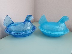 5″ Plastic Nesting Hen on Nest Covered Candy Dish -Choose Your Color- Acrylic