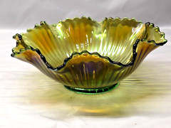 Fenton Smooth Rays Emerald Carnival Glass Ruffled Bowl 7″