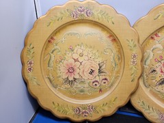 Decorative Plate 9 Inches Set of 2 Gold Floral Theme 361