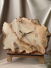Modern Geode Wall Clock 30×40 cm – Handmade Resin Clock, Warm Beige Gold Agate