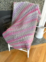 Crochet Lapghan Afghan Blanket Chunky Bulky Pink Purple Stripe Acrylic 34″ x 34″