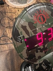 SONIC ALERT SONIC BOMB BUNKER CAMOUFLAGE ALARM CLOCK TESTED WORKING!!!