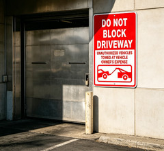 «Do Not Block Driveway» Metal Sign, No Parking Towing Warning Plaque Street