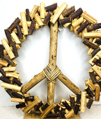 NWT Round PEACE SIGN 16″ Wreath Wall Art HandMade Wood Hanging Home Decor ZigZag