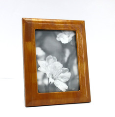 Leather Photo Frame Holds 5×7″ Graphic Image Tan