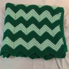 Handmade Green Chevron Crochet Sofa Throw Blanket 72 x 42in Acrylic Vintage