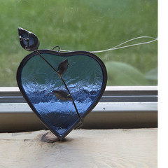 Vintage Handmade Stained Glass Blue Heart Suncatcher Metal Leaf Stem 2.5 in