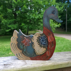 Vintage Cottagecore Farmhouse Hand-Painted Wooden Goose Wall Hanger Sign