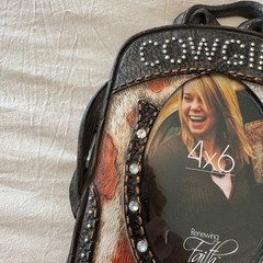 RENEWING FAITH 4″ x 6″ Cowgirl Horseshoe Resin Picture Frame Shaped as Backpack