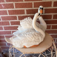 Touch Of Class Two Swans Statue