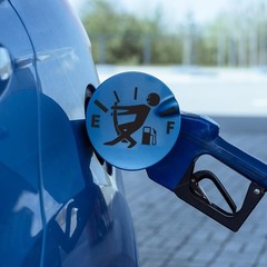 Funny Gas Tank Pulling Needle Stickman Vinyl Sticker Car Truck Bumper 4″ x 3.75″