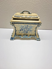 8×7 Vintage Blue Rose Vase Needs TLC repair