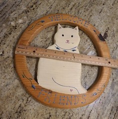 Wood Welcome Friends Round Sign Cut out White Cat Hand Painted 80’s Hearts 10.5″