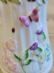 BELLEEK Ireland Sping time vase 8in Tall Dragonfly Ladybug Bee Butterfly Flowers