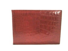 Leather Bifold Photo Frame Holds 4×6″ Photos Horizontal Croc Graphic Image RED