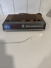 GE General Electric 7-4624B Woodgrain AM FM Digital Clock Radio Vintage MCM